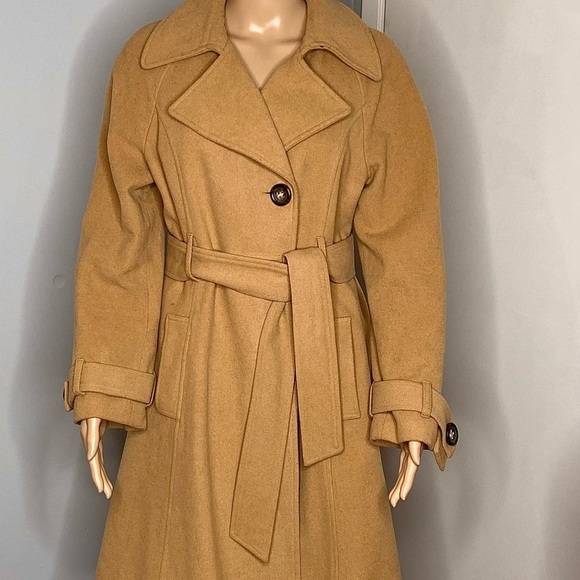 Sandra Angelozzi Jackets & Blazers - Sandra Angelozzi Women's Tan 78% Wool Belted Coat - Size 38 - Pre-Owned